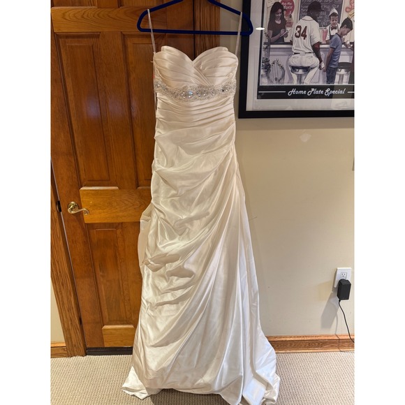 Essense of Australia Ivory Satin Ruched Strapless Wedding Dress Gown Size 12 - Picture 2 of 16
